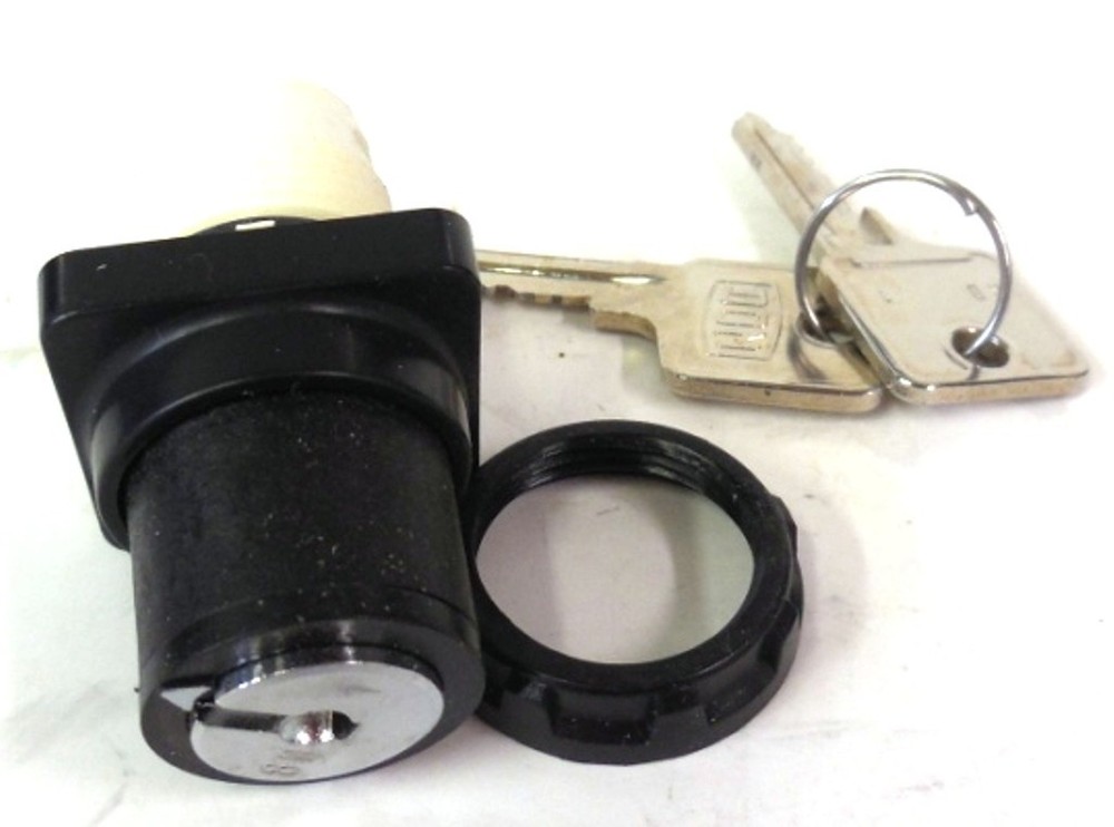TELEMECANIQUE ROTARY KEY SWITCH D1L10
