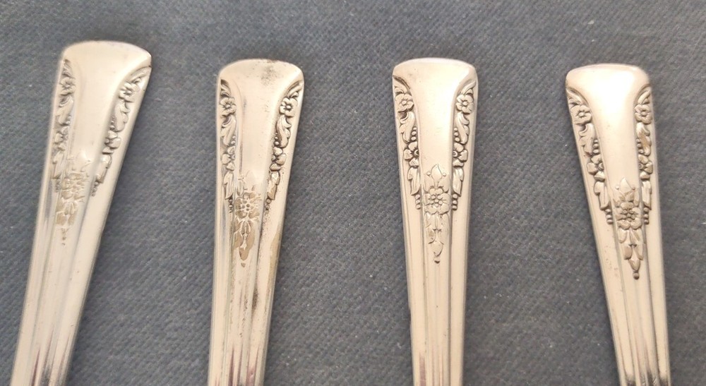 4 Silverplate Butter Spreaders International Silver Camelia pattern