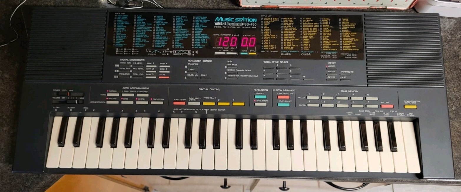 Yamaha PortaSound PSS-480 Digital Synthesizer Keyboard + Box Manual WORKS Clean