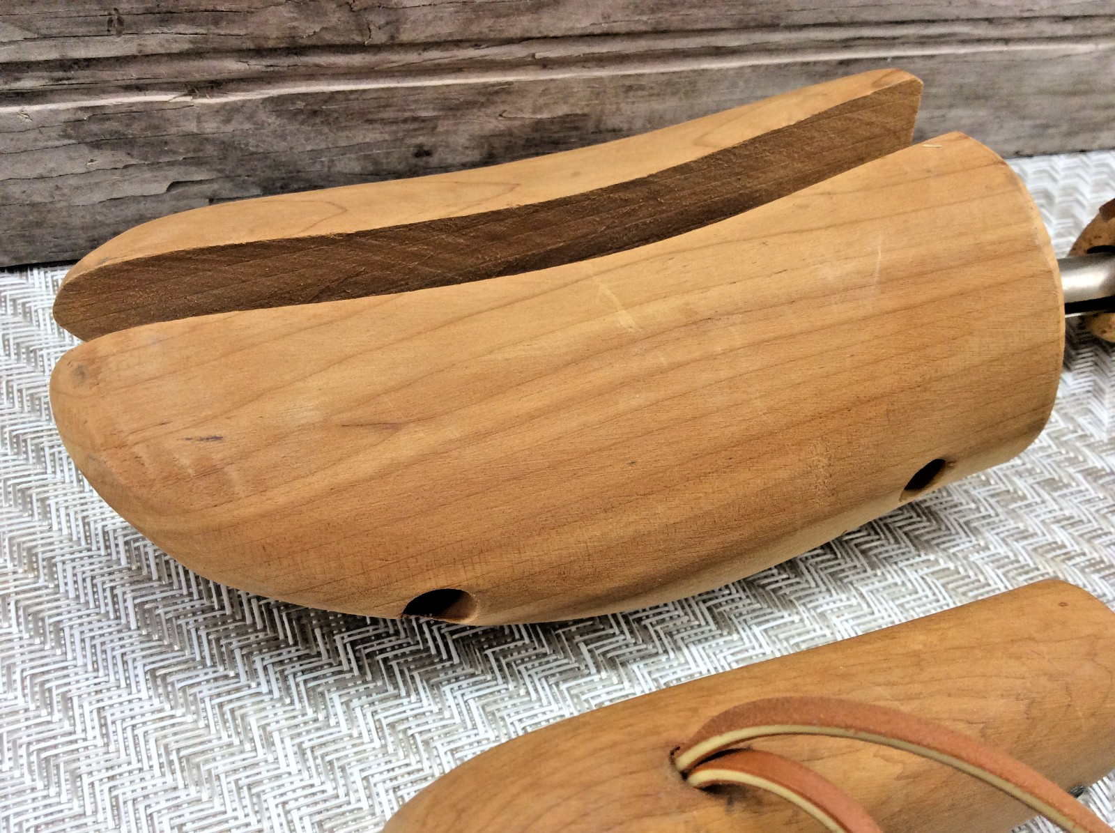 Wooden Shoe Trees Men's Size Large Pair Cedar Wood Forms Vintage