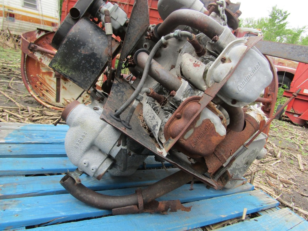 CONTINENTAL AIRPLANE ENGINE FOR PARTS