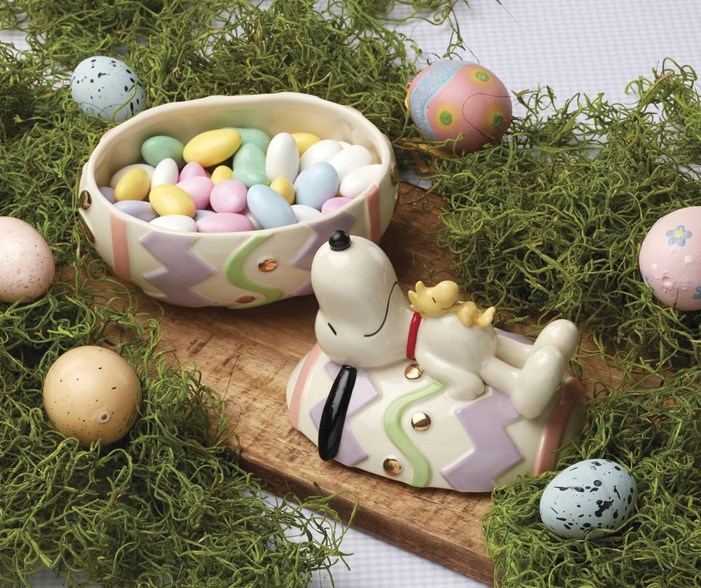 Lenox 895685 Peanuts Easter Snoopy Covered Candy Dish, Spring Serveware