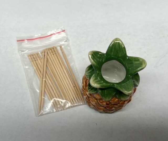 Pinneaple Ceramic Toothpick Holder