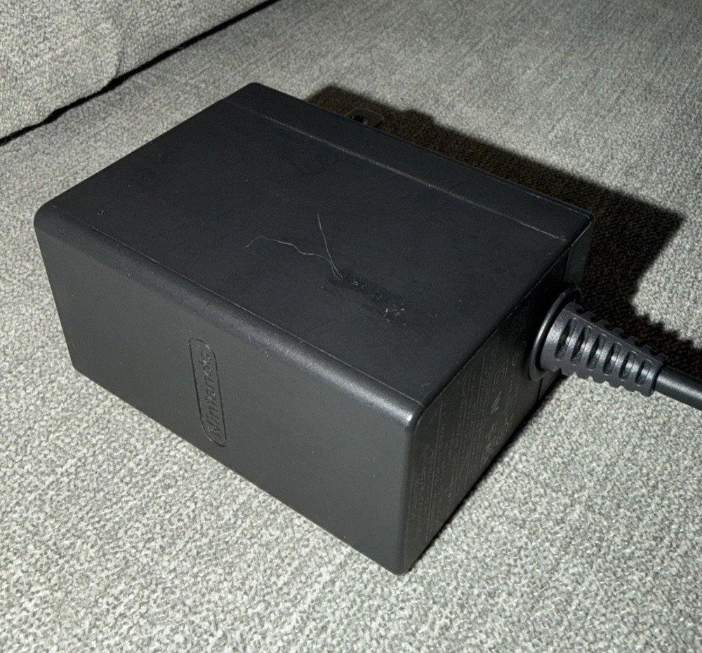 Nintendo Switch AC Adapter Charger Model HAC-002(USZ)