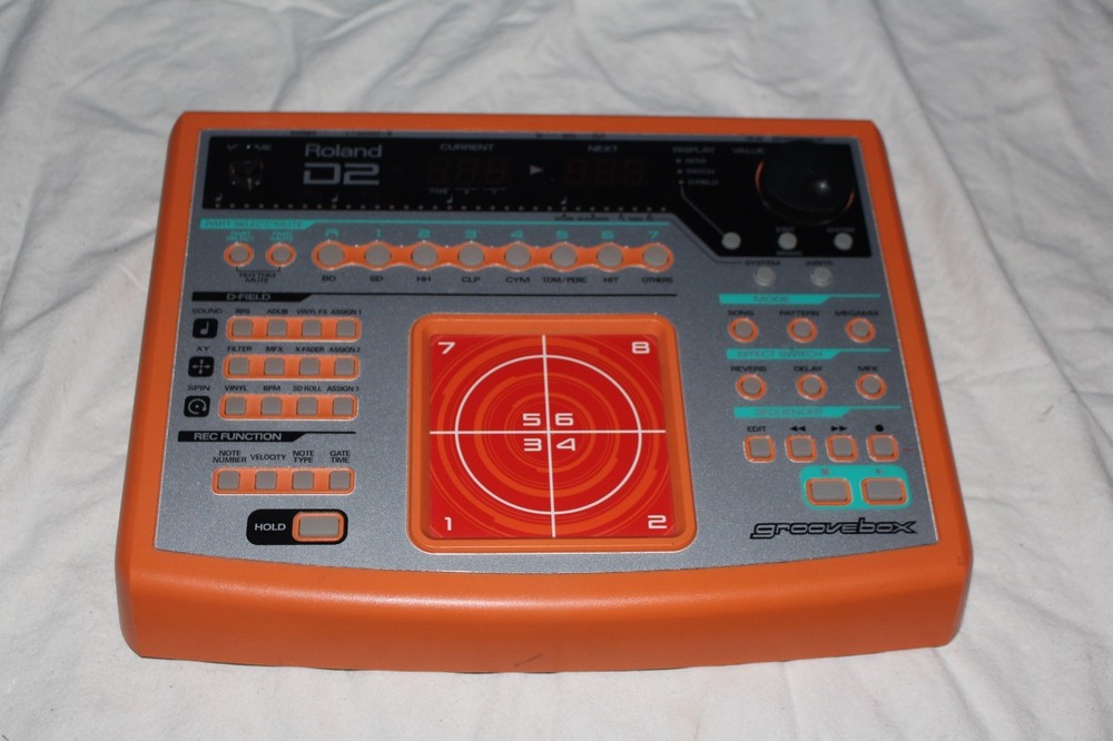 Roland D2 Groovebox Sequencer Sound Module