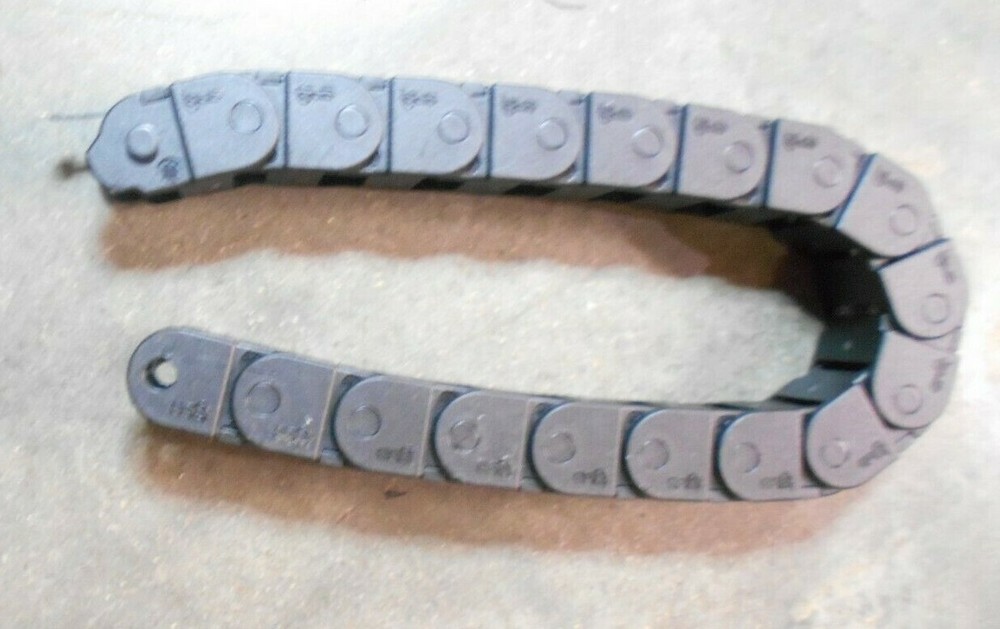 igus Cable Carrier Zipper e-chain 14-5/8" Long (EEE-2)