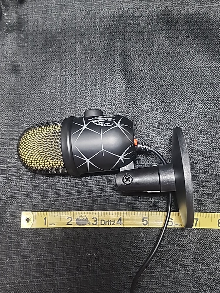 Professional LED Microphone Dynamic Recording Gaming Streaming Podcast (T40)