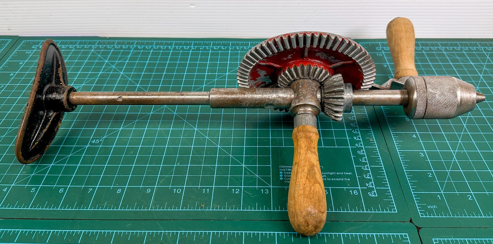 Vintage Hand Crank Eggbeater Shoulder Brace Drill Tool A218 Red Made In USA