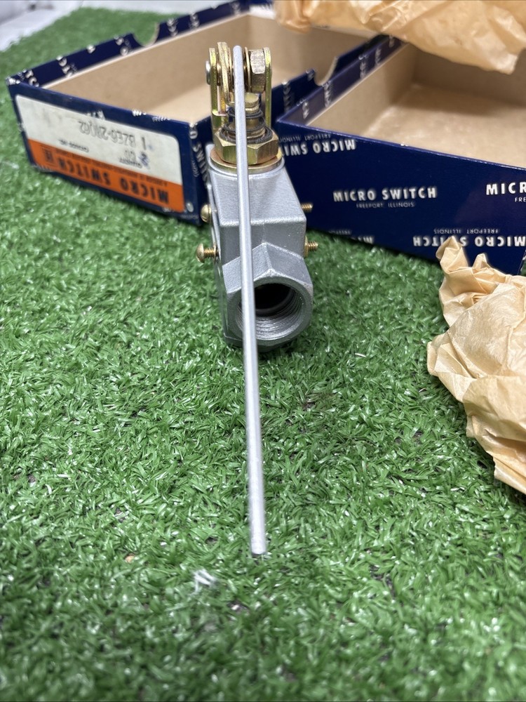 Micro Switch BZE6-2RQ62 Limit Switch With Rod Actuator