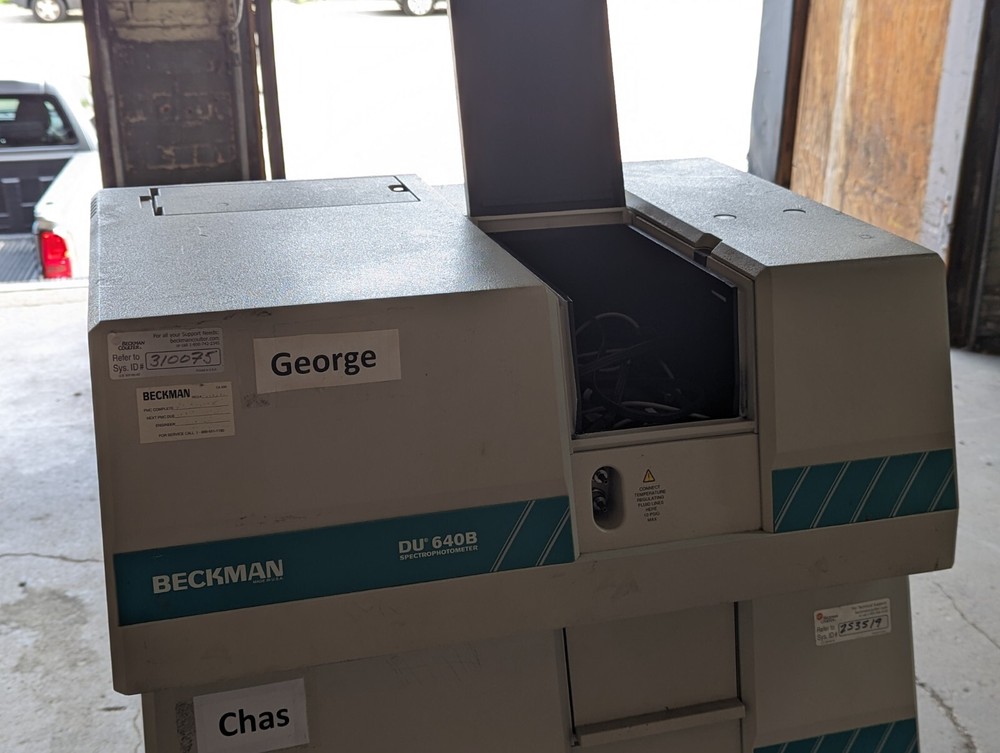 Beckman DU640B spectrophotometer
