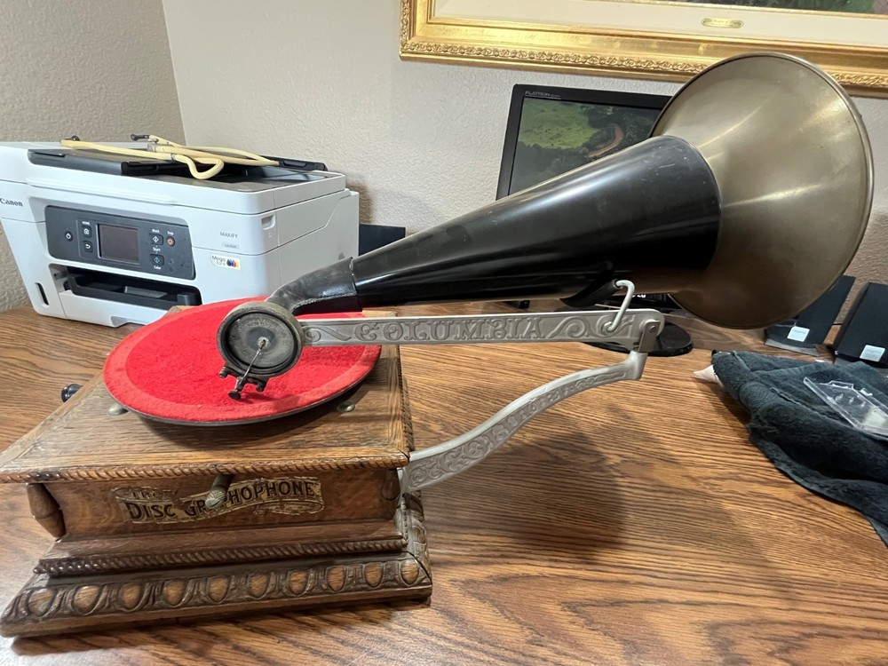 Columbia outside horn Disc Graphophone Phonograph