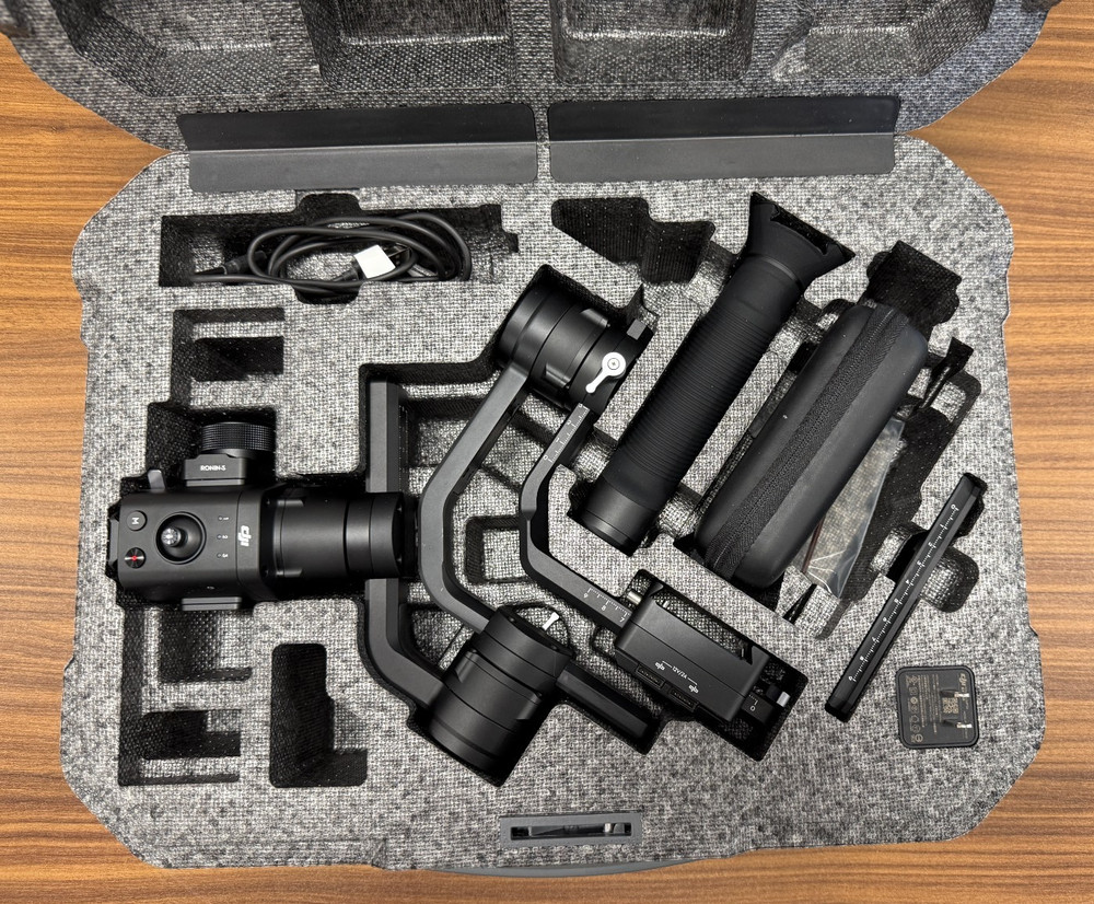 DJI RONIN-S Essentials Kit - Camera Stabilizer "MINT CONDITION"
