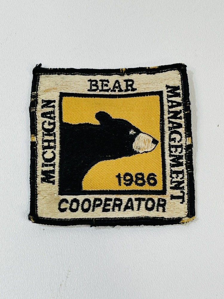 1986 MICHIGAN DNR SUCCESSFUL BEAR  HUNTER PATCH MANAGEMENT COOPERATOR