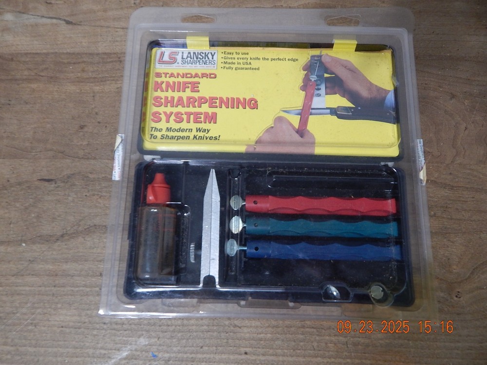 Lansky Deluxe 3-Stone Controlled-Angle Precision Knife Sharpening System - LKC03