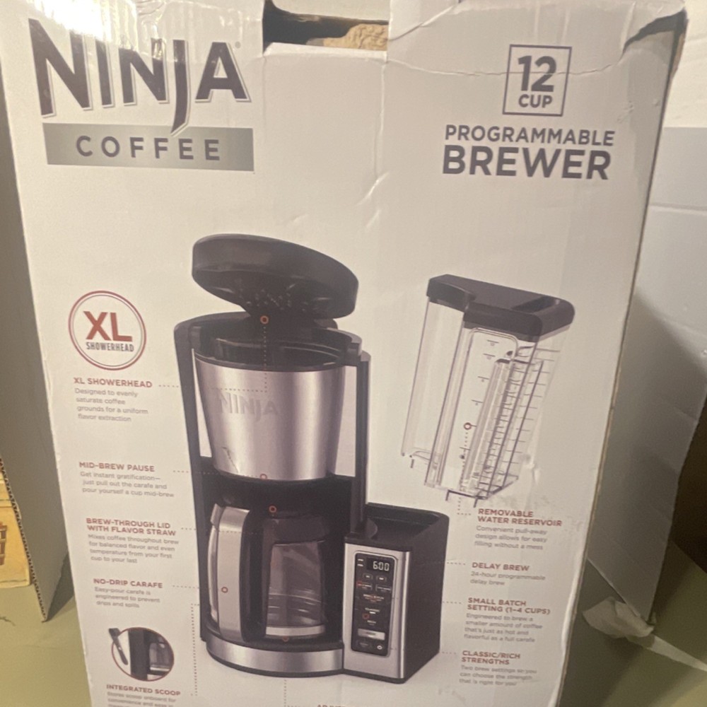 Ninja 12-Cup Programmable Filter Coffee Machine Gold-tone Filter No-drip Carafe