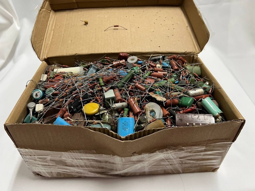 100 pcs Soviet Electronics Lot USSR Random Kit NOS