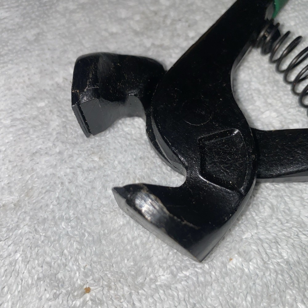 Drop Forged Green Handle Nail Pulling Pliers