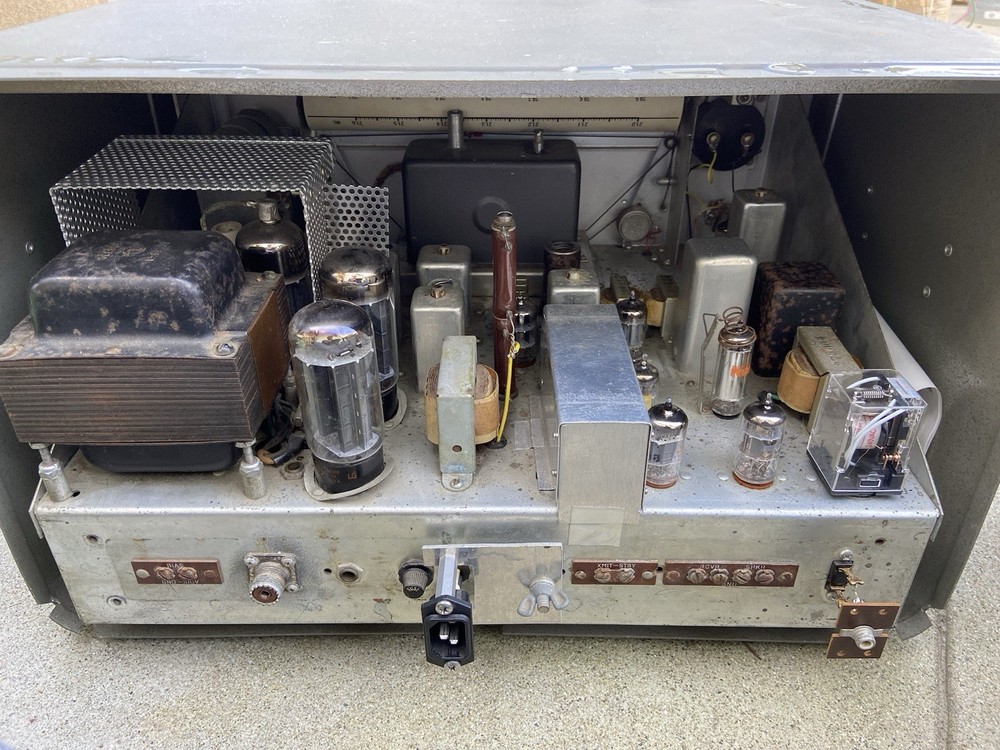 GONSET GSB-100 MODEL 3233 AM-SSB-CW-PM TRANSMITTER