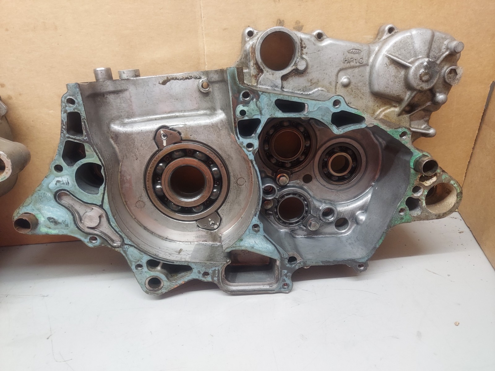 06-14 Honda trx450r crankcase left right inner case bottom end *READ ALL*