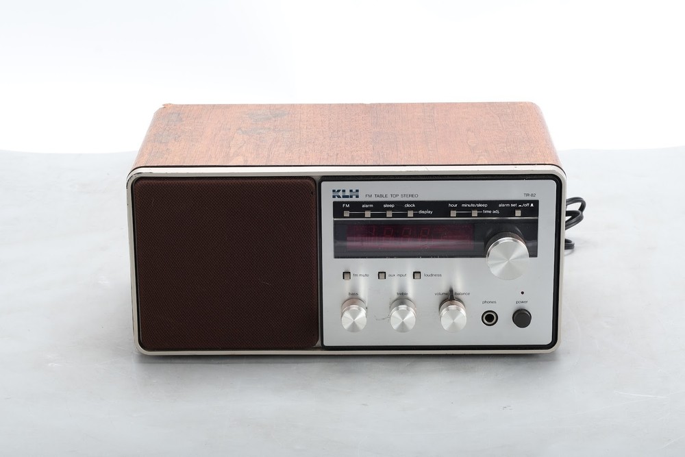 KLH TR-82 FM Tabletop Stereo System - Fair Condition