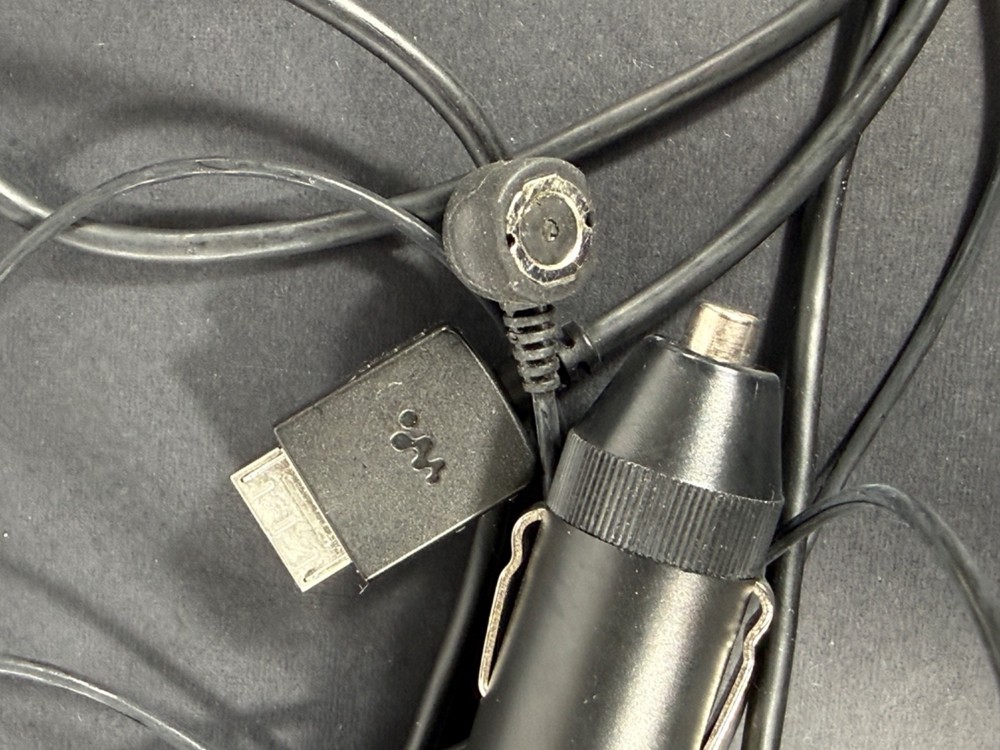 Sony Walkman FM Transmitter Modulator Car Charger Adapter DCC-NWFMT1