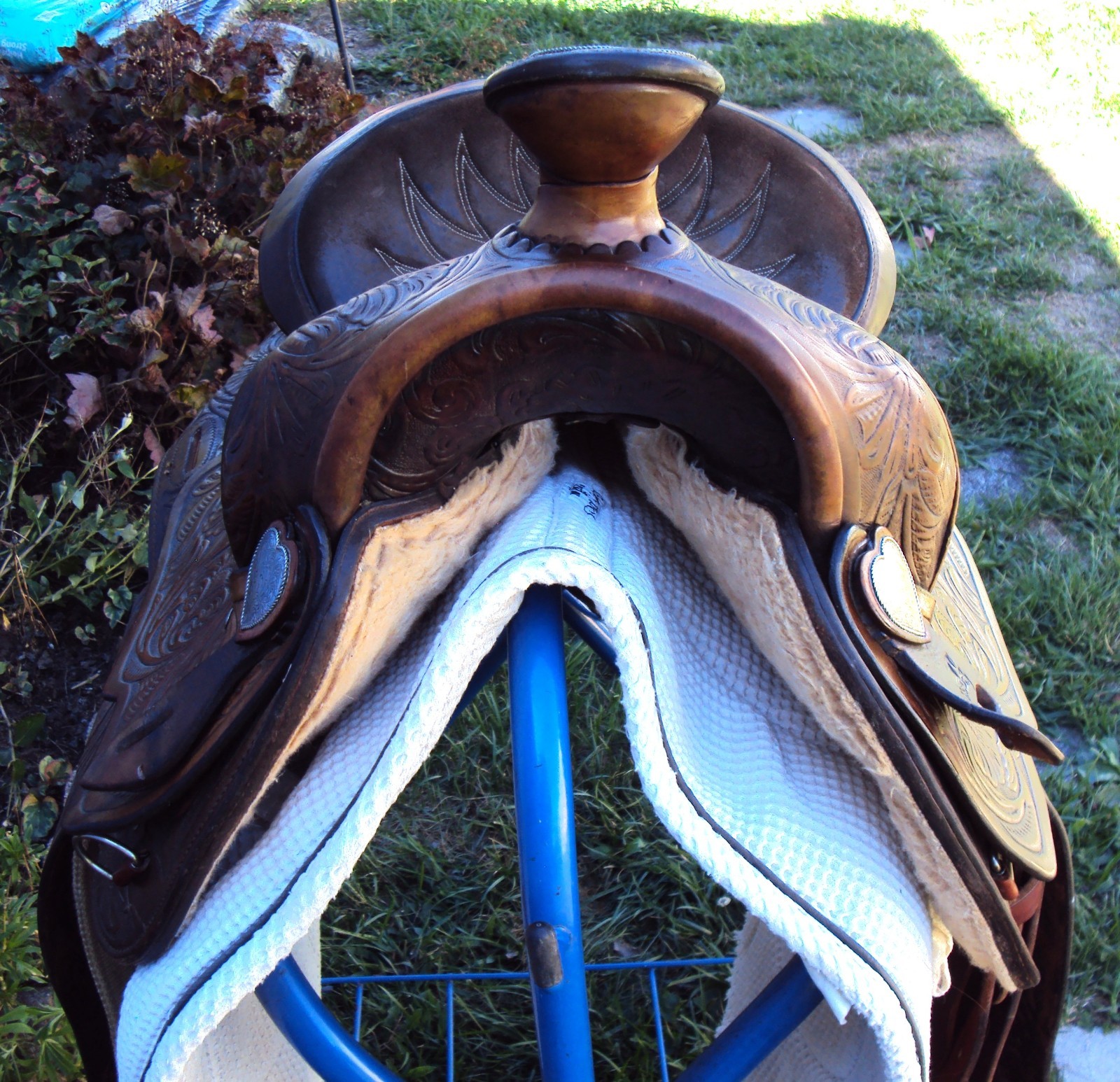 SIMCO Western Show / Parade Saddle- 15" -SILVER HEARTS- Tooled Design -STUNNING!