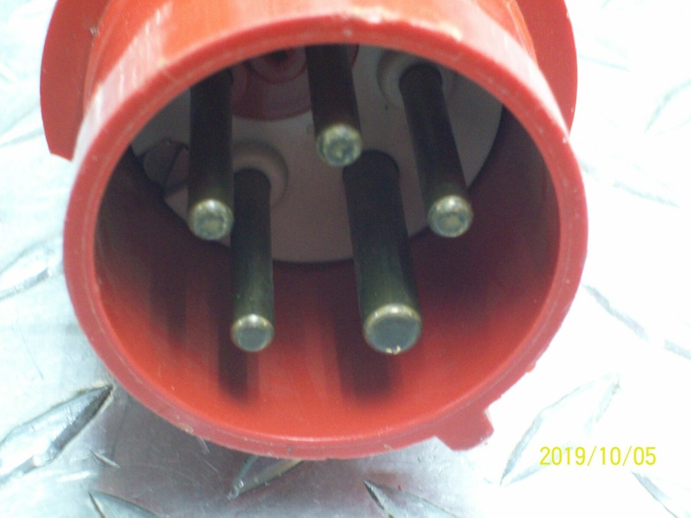 MENNEKES 16-6H CEE FORM PLUG