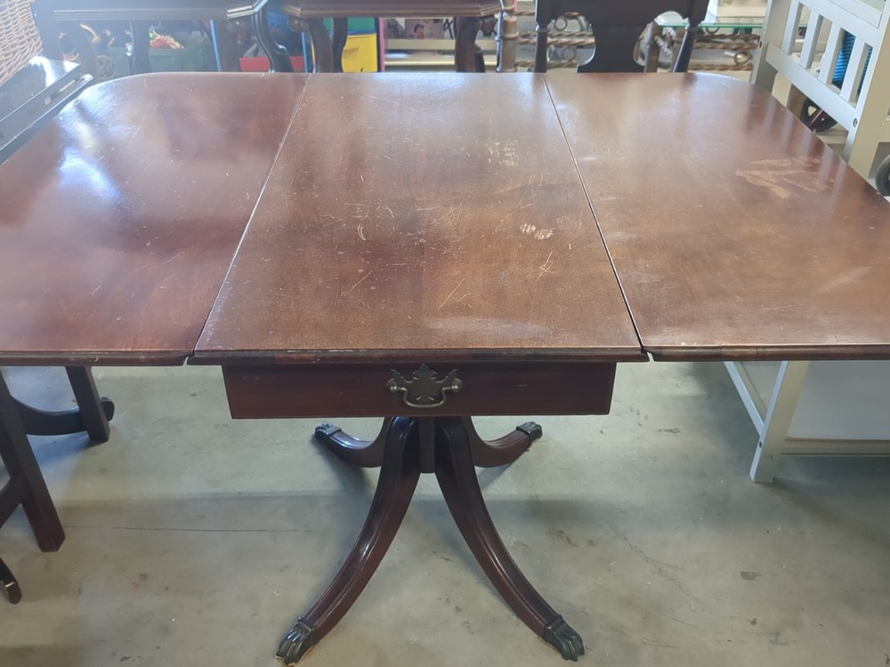 Duncan Phyfe Dining Room Dropleaf Table
