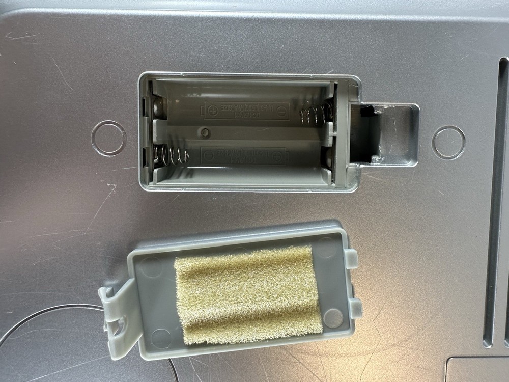 iLive Bluetooth Under Cabinet Radio/CD Player iKBC384S w/Remote TESTED WORKS