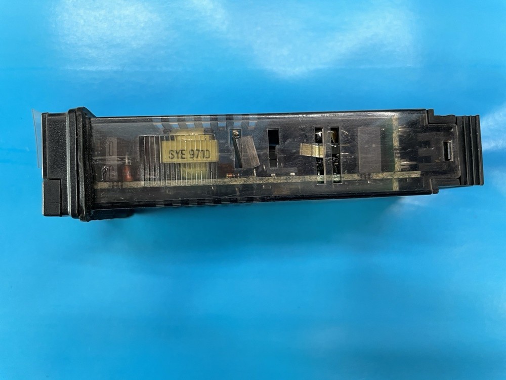 Cutler-Hammer E45241010 Temperature Controller