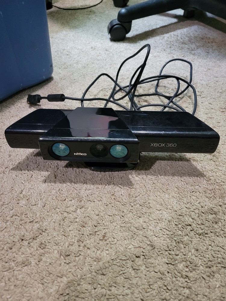 Xbox 360 Kinect Sensor Bar with Nyko Zoom