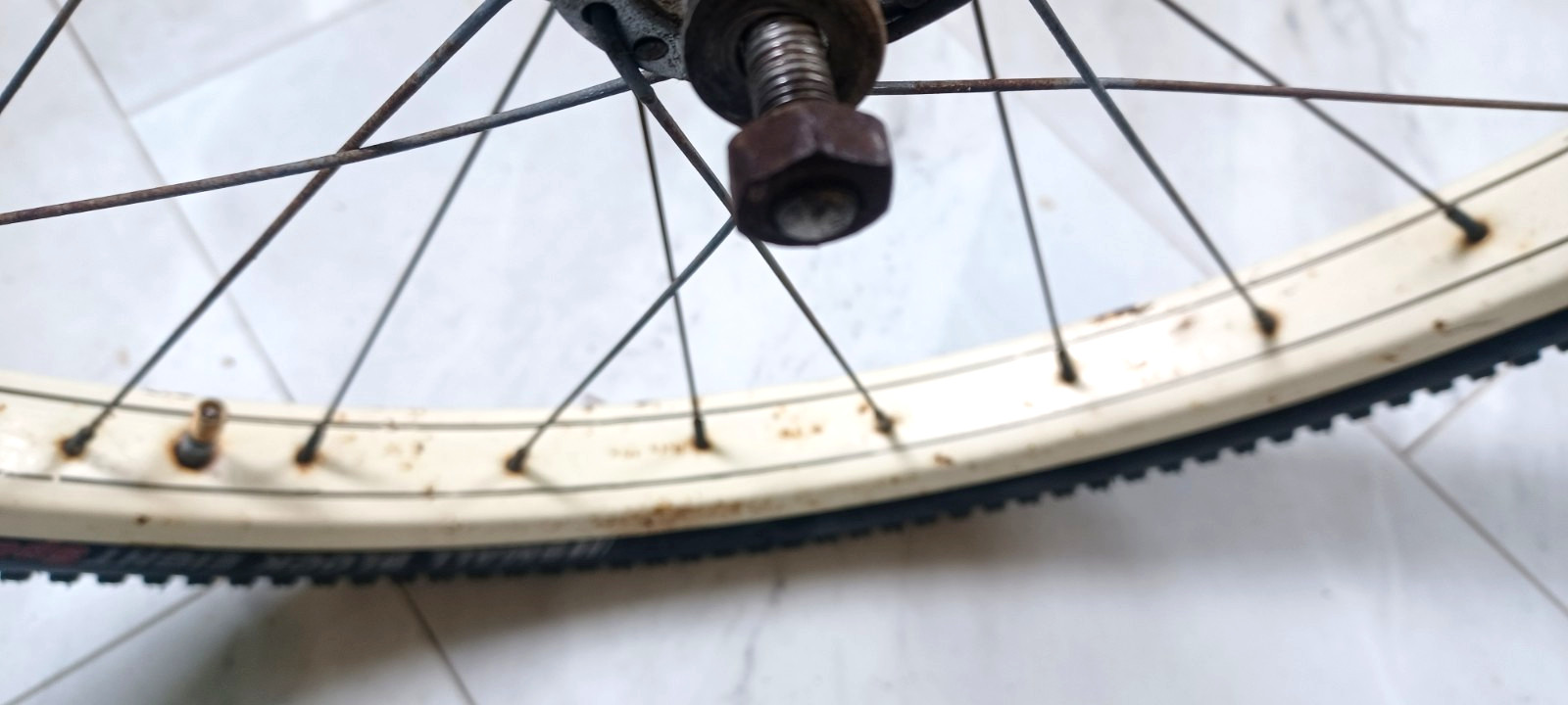 SWEET, 24x2.125" Nice pair Schwinn, S-2 Balloon Enameled Wheels 1950/60s bicycle