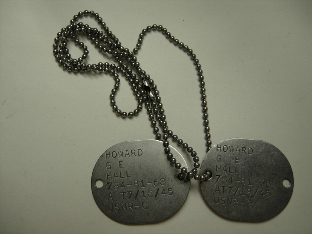 WW2 US Navy 1945 Dog Tag Pair - Howard G E Hall 784-81-68 XB