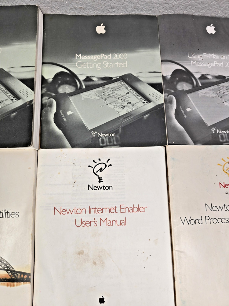 Apple Newton MessagePad 2000 Bundle Flash Memory Stylus Manuals Extras