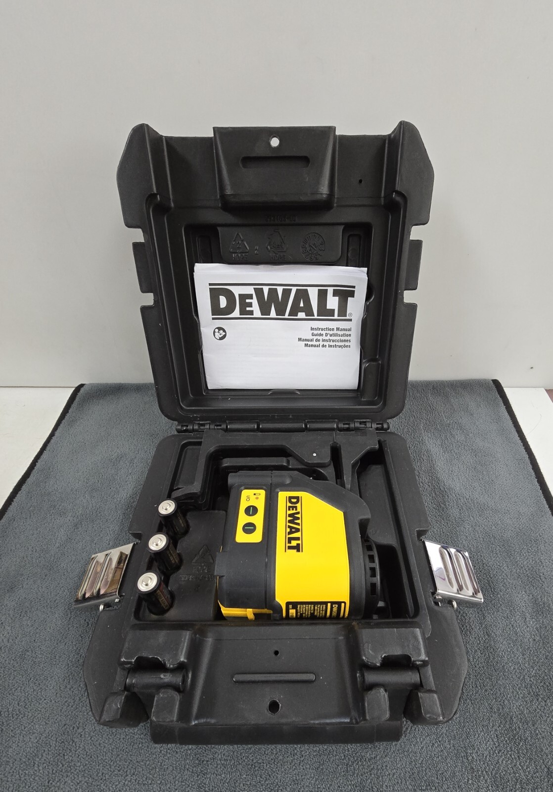 Dewalt Green Self-Leveling Cross Line Laser Level DW088CG