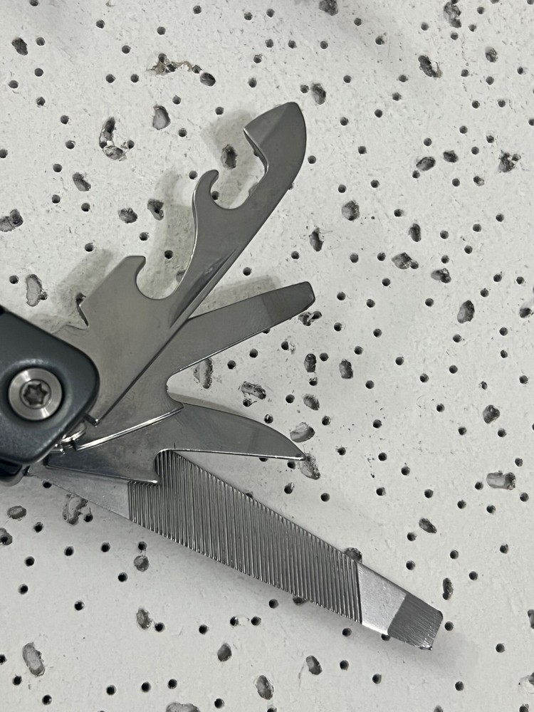 Valtev Stainless Steel Multi-Too with 12 Function Pilers Grey W/Sheath-