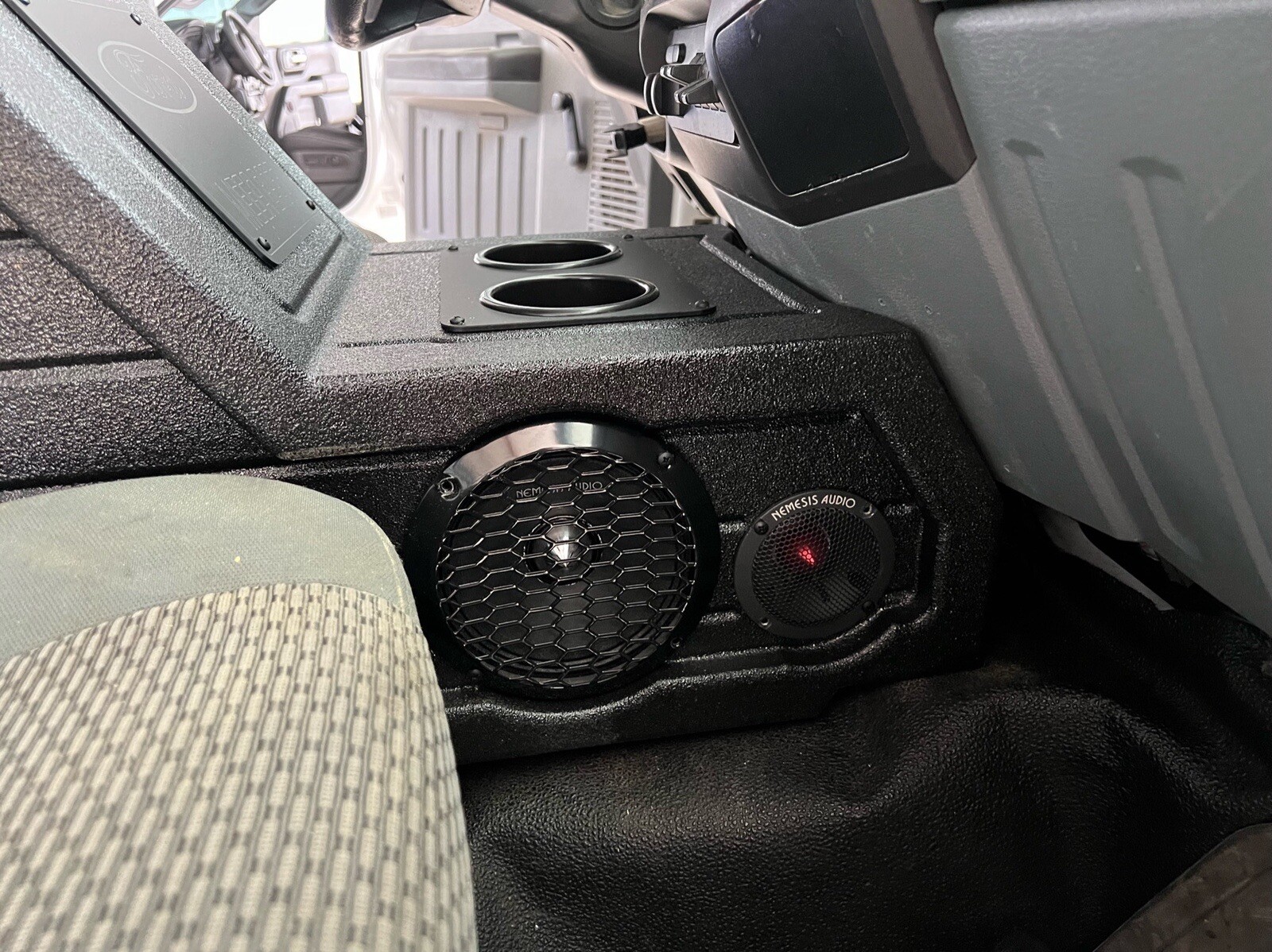 Ford F-250 08-16 Center Console Subwoofer Box Speaker Box 12” Woofer Ported