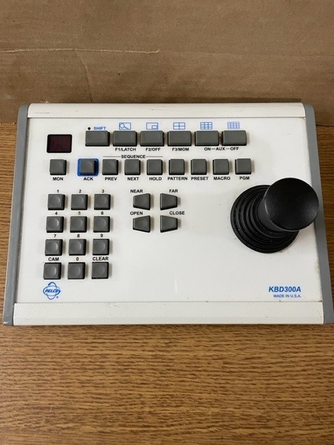 KBD300A PELCO UNIVERSAL KEYBOARD CONTROLLER