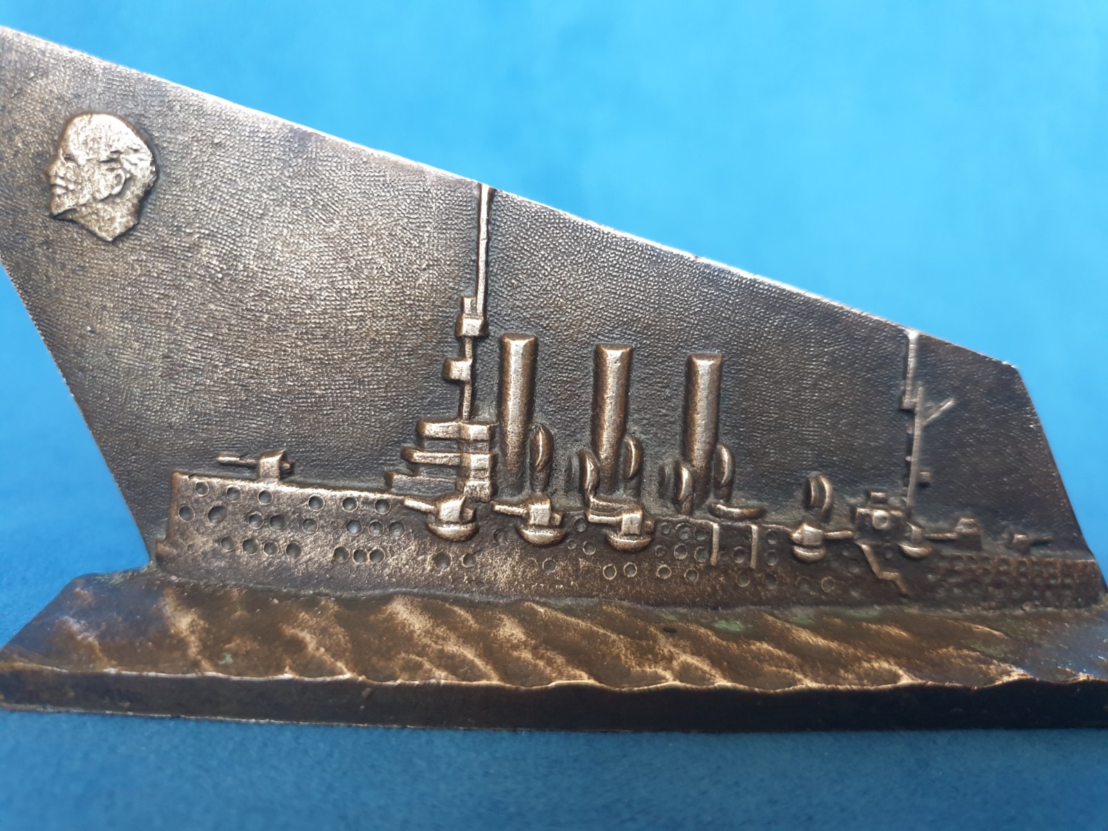 LENIN. Statuette - Plaque. 50 Years of the Revolution. Bronze. Very rare.