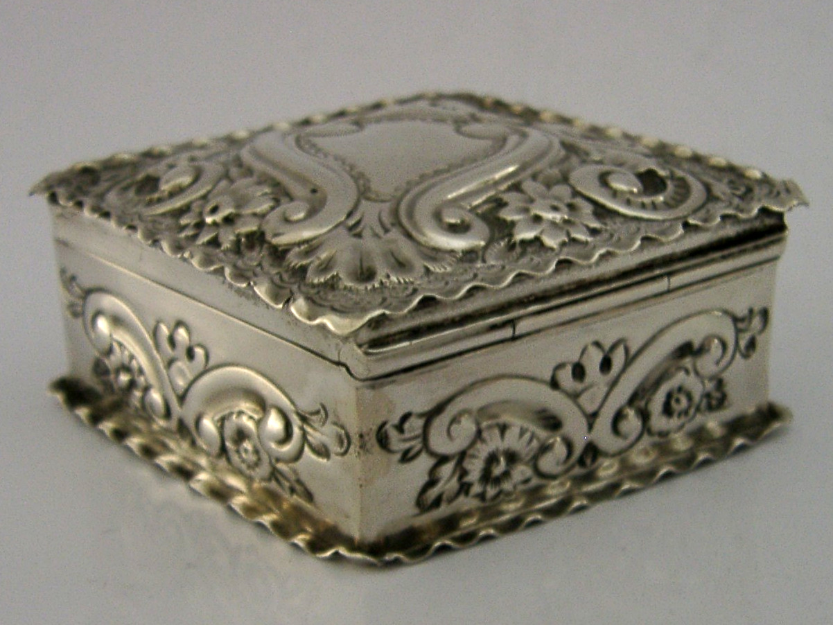 BEAUTIFUL VICTORIAN SOLID STERLING SILVER DIAMOND SHAPE BOX 1891 ANTIQUE
