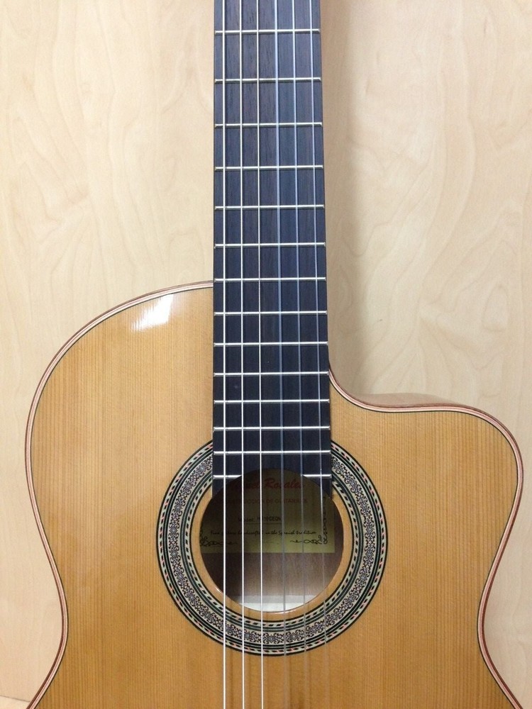 Miguel Rosales HS10CEQN Solid Top Electro-Classical Guitar + Accessories