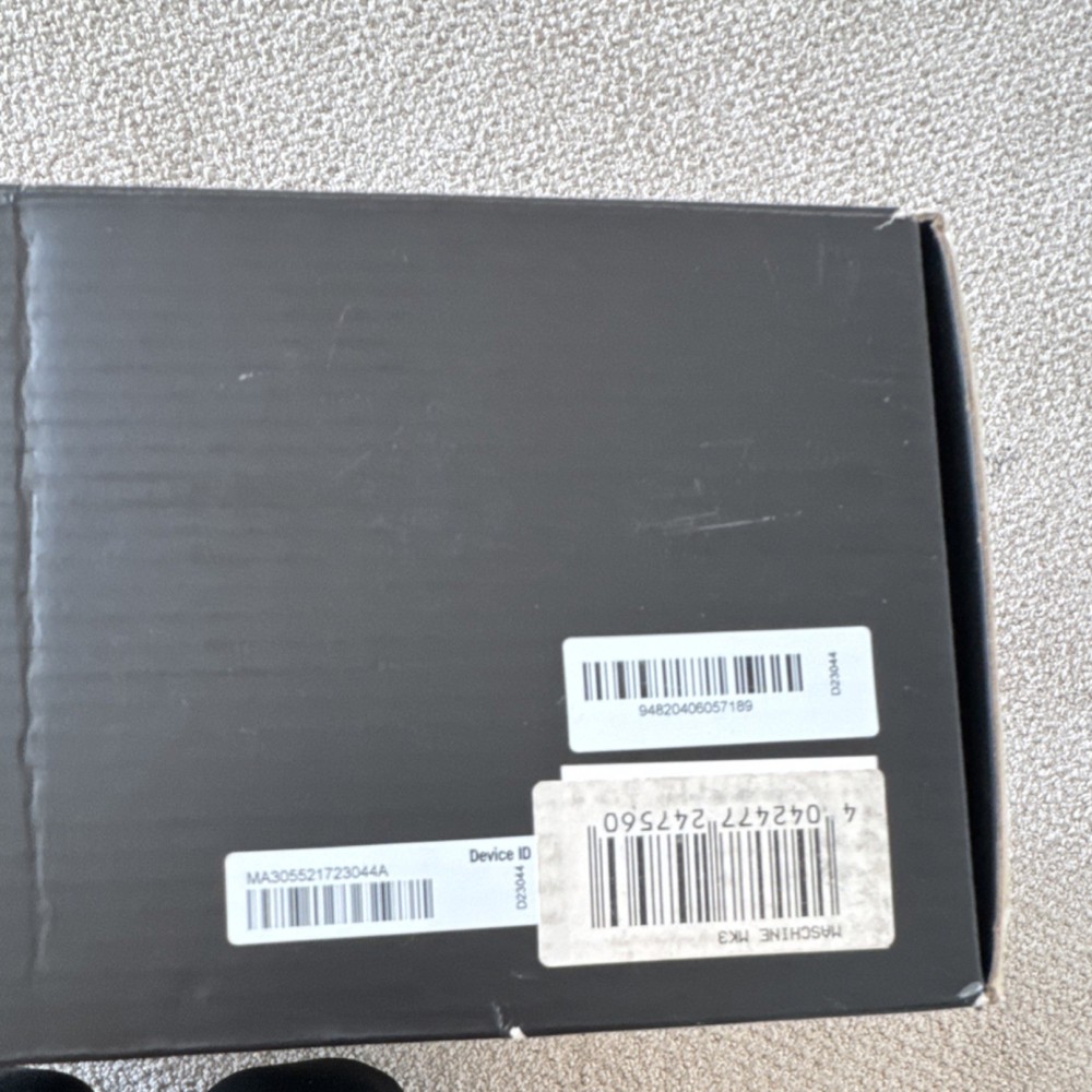 Native Instruments MASCHINE MK3 Sampler & Sequencer 16 Pad Built-in Effects