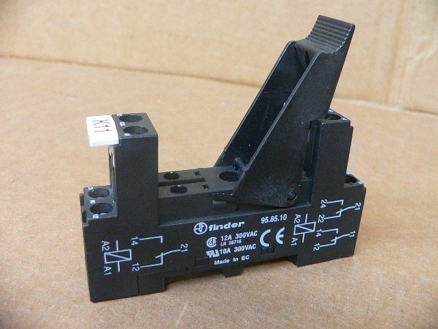 Finder 95.85.10 Relay Socket