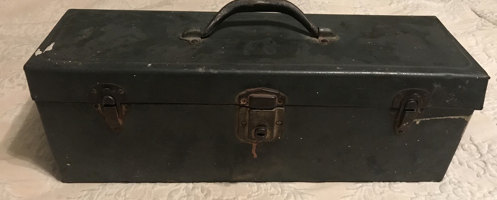 Vintage metal S-K Tools 19” trayed toolbox