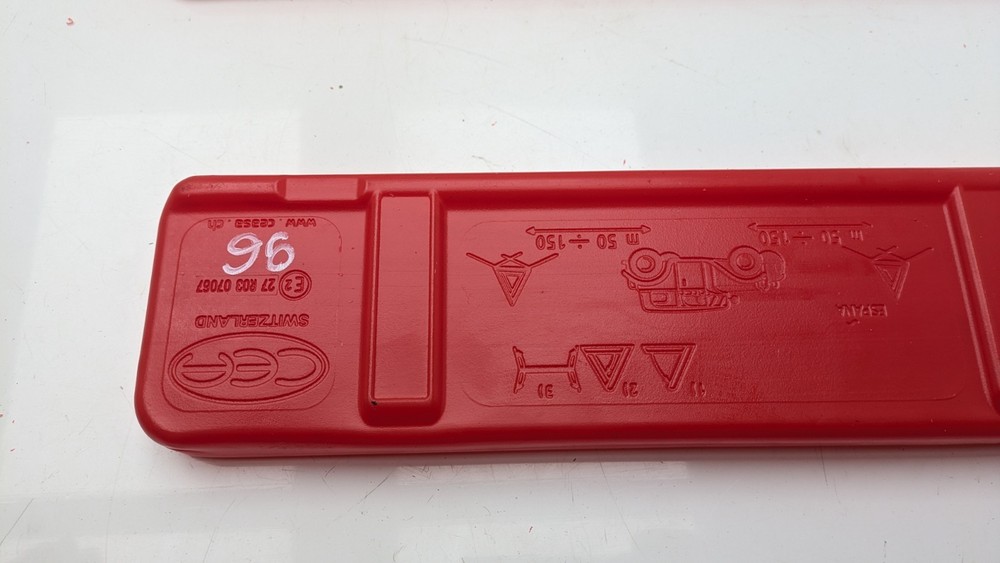 VOLVO XC60 MK1 EMERGENCY WARNING TRIANGLE 2014