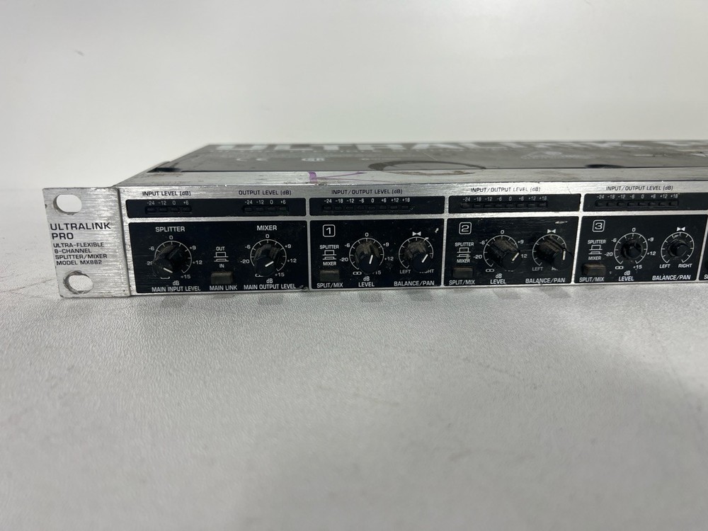 BEHRINGER MX882 (P03041668)