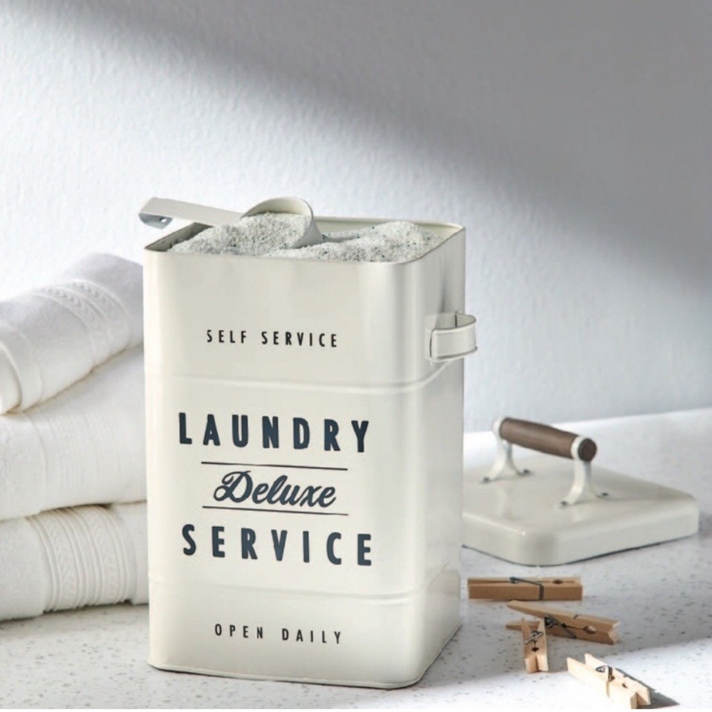Laundry Detergent Holder w/ Scoop