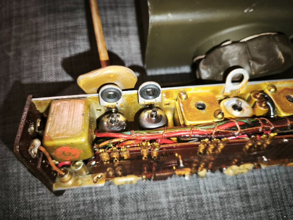 WWII US Signal Corps BC-611-C “Handy Talky” Radio Receiver / Transmitter