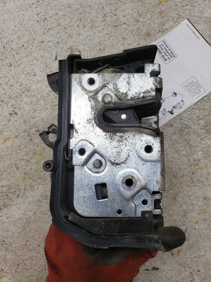 325CI 2002 Keys/Latches/Locks 648942