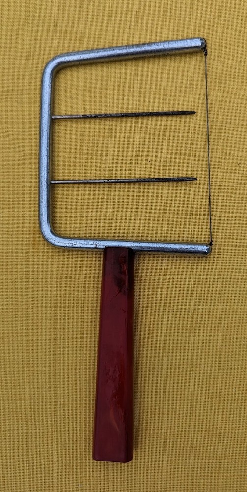 Kitchen Utensil Bakelite Red Handle Cheese Slicer Or ? sep23